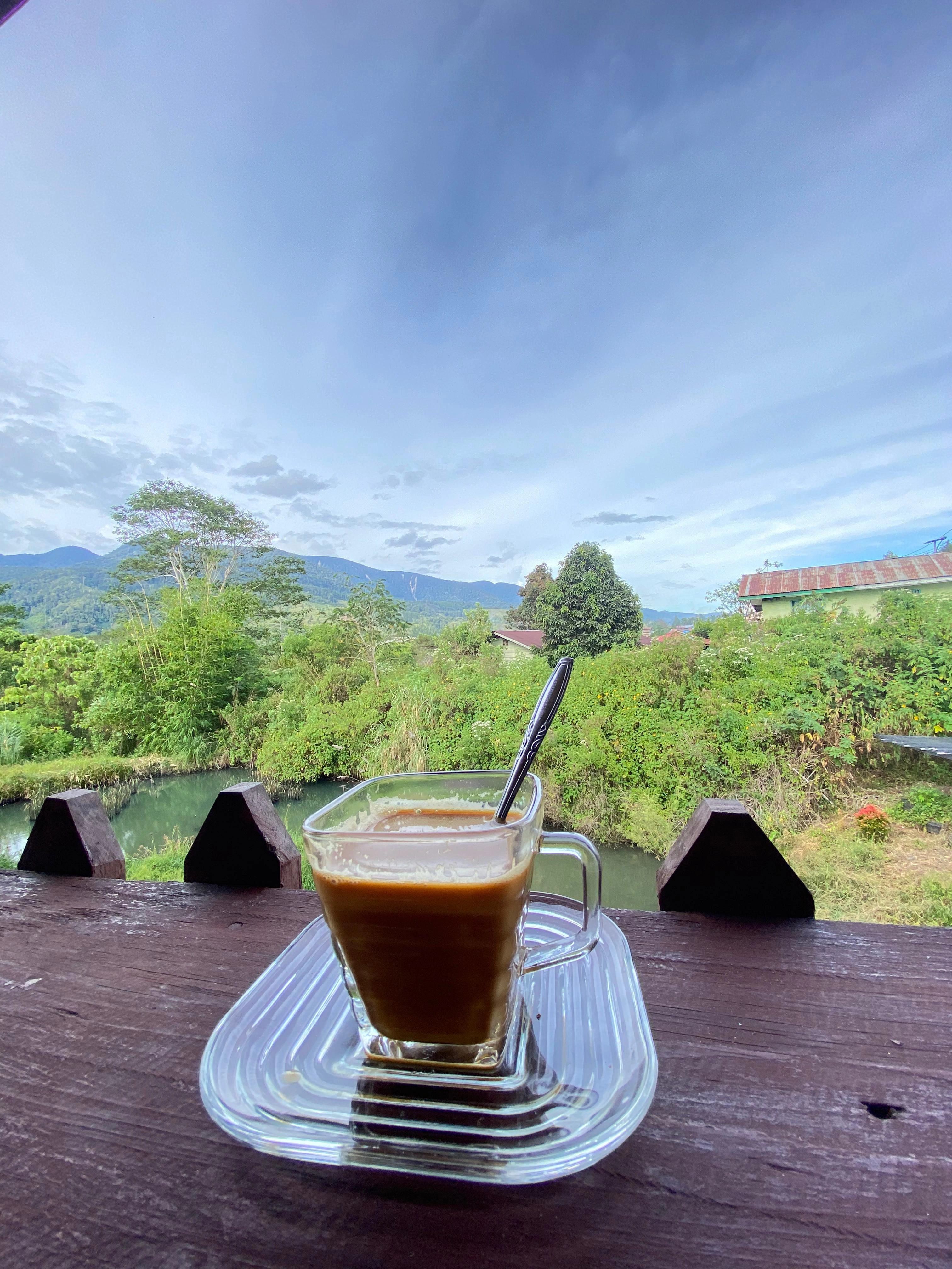 Gunung dengan kabut